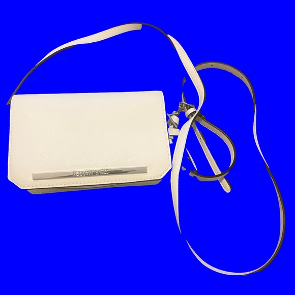 Steve Madden Handbags - Steve Madden Crossbody Eggshell white